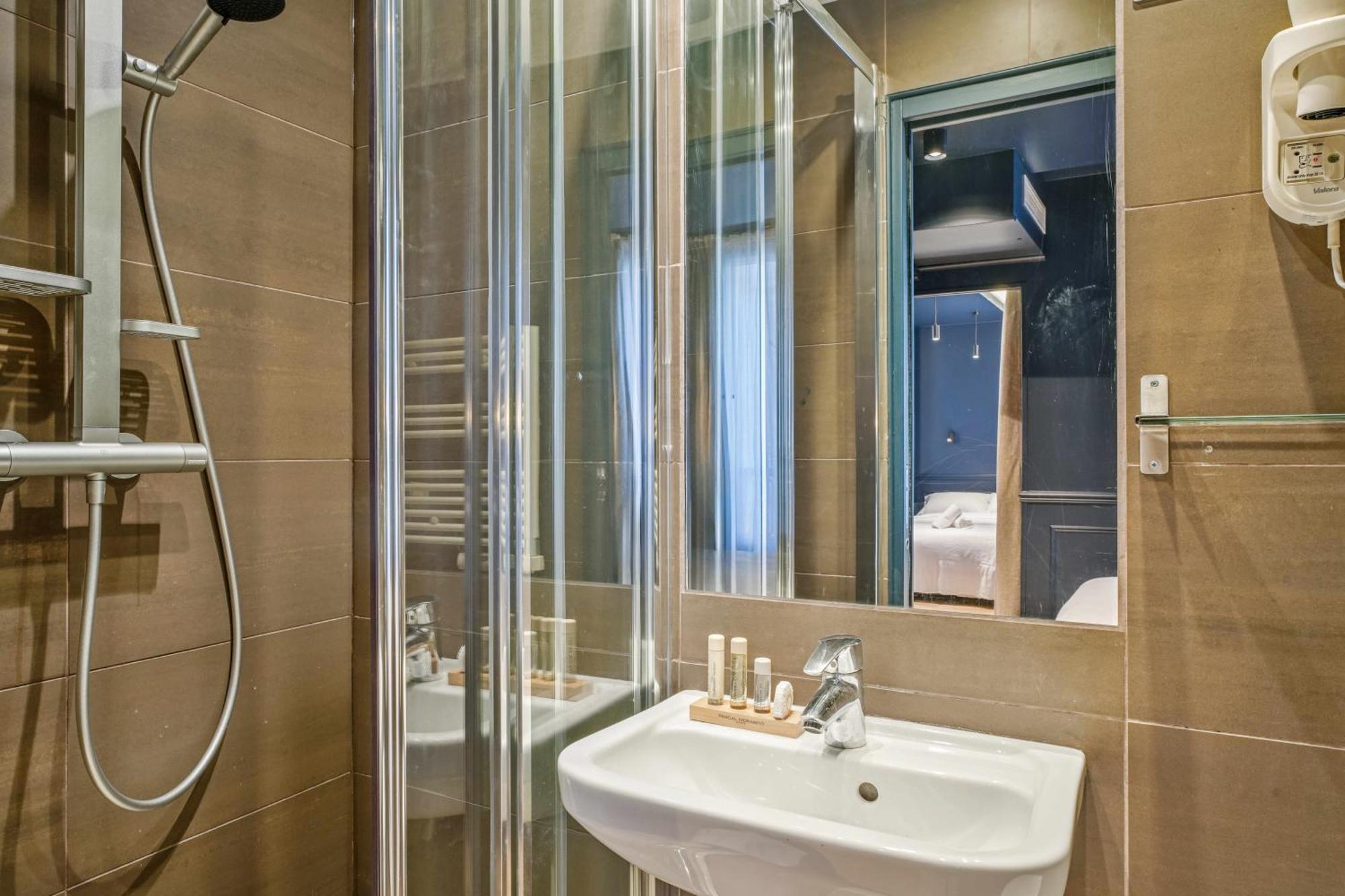 Hotel Clemence Paris Ngoại thất bức ảnh